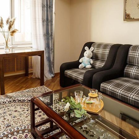 Золотой Квадрат 60 Кв2 Apartment Almaty Luaran gambar