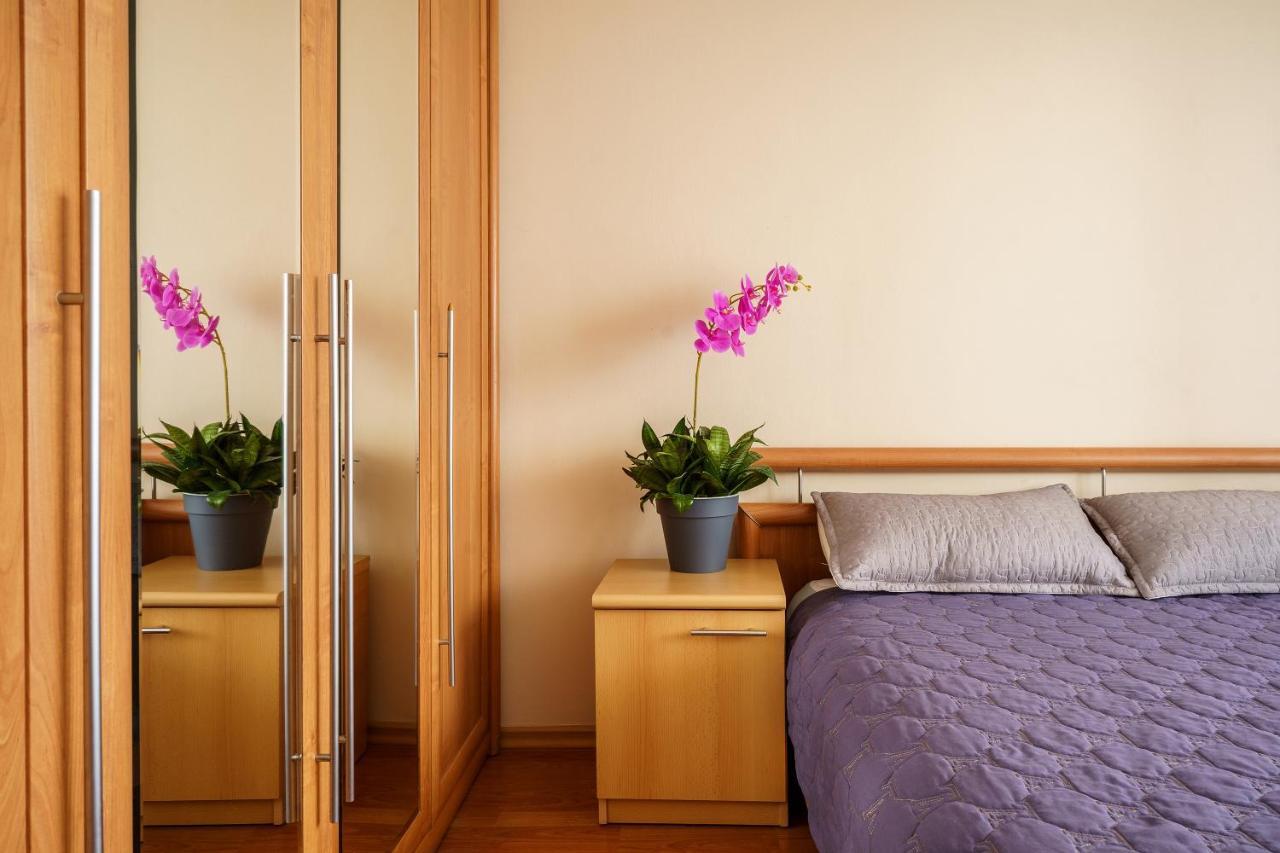 Золотой Квадрат 60 Кв2 Apartment Almaty Luaran gambar