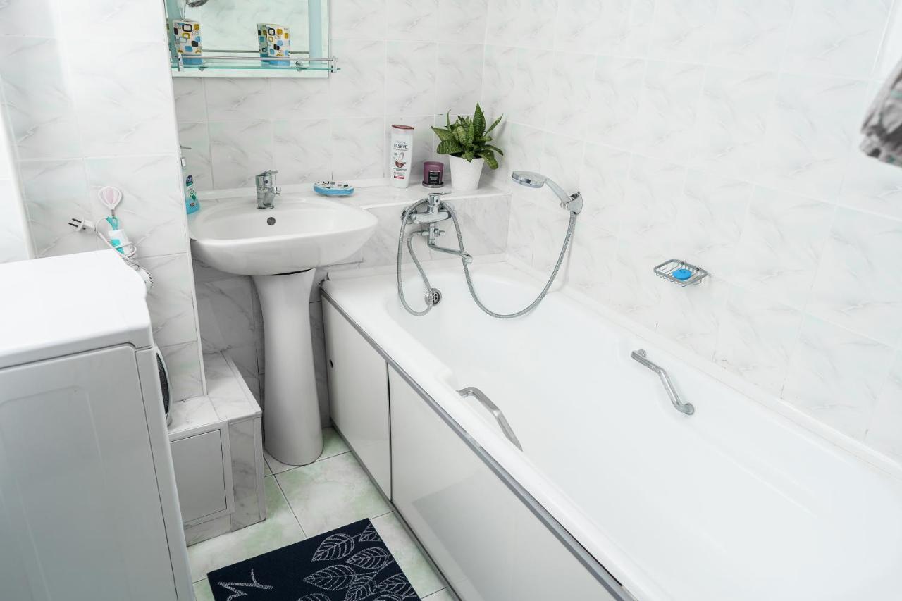 Золотой Квадрат 60 Кв2 Apartment Almaty Luaran gambar