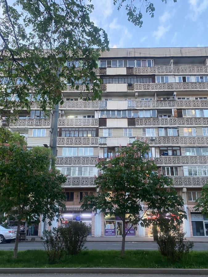 Золотой Квадрат 60 Кв2 Apartment Almaty Luaran gambar