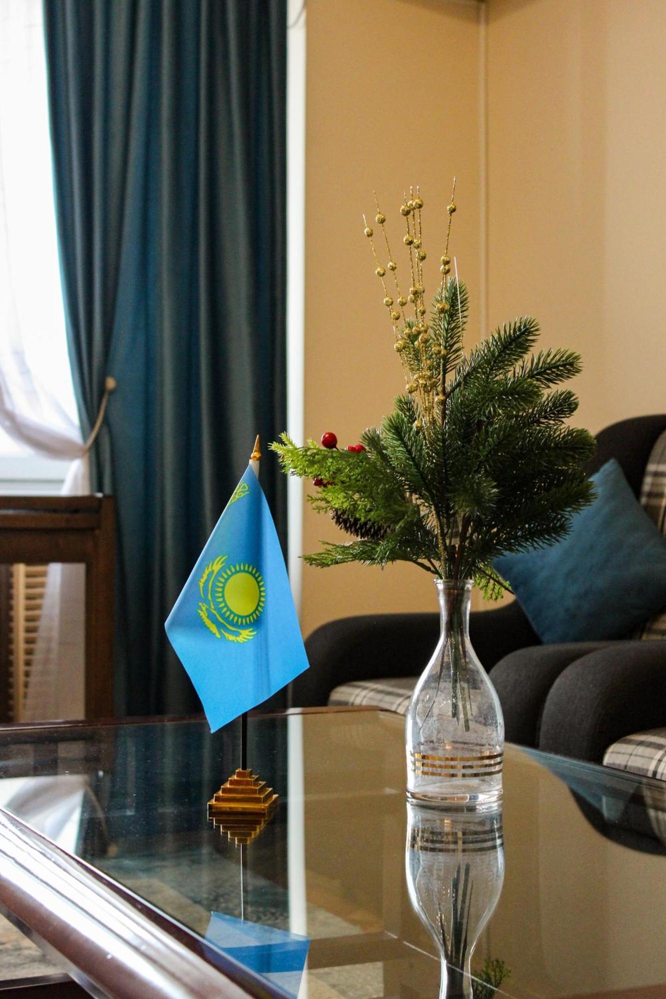 Золотой Квадрат 60 Кв2 Apartment Almaty Luaran gambar